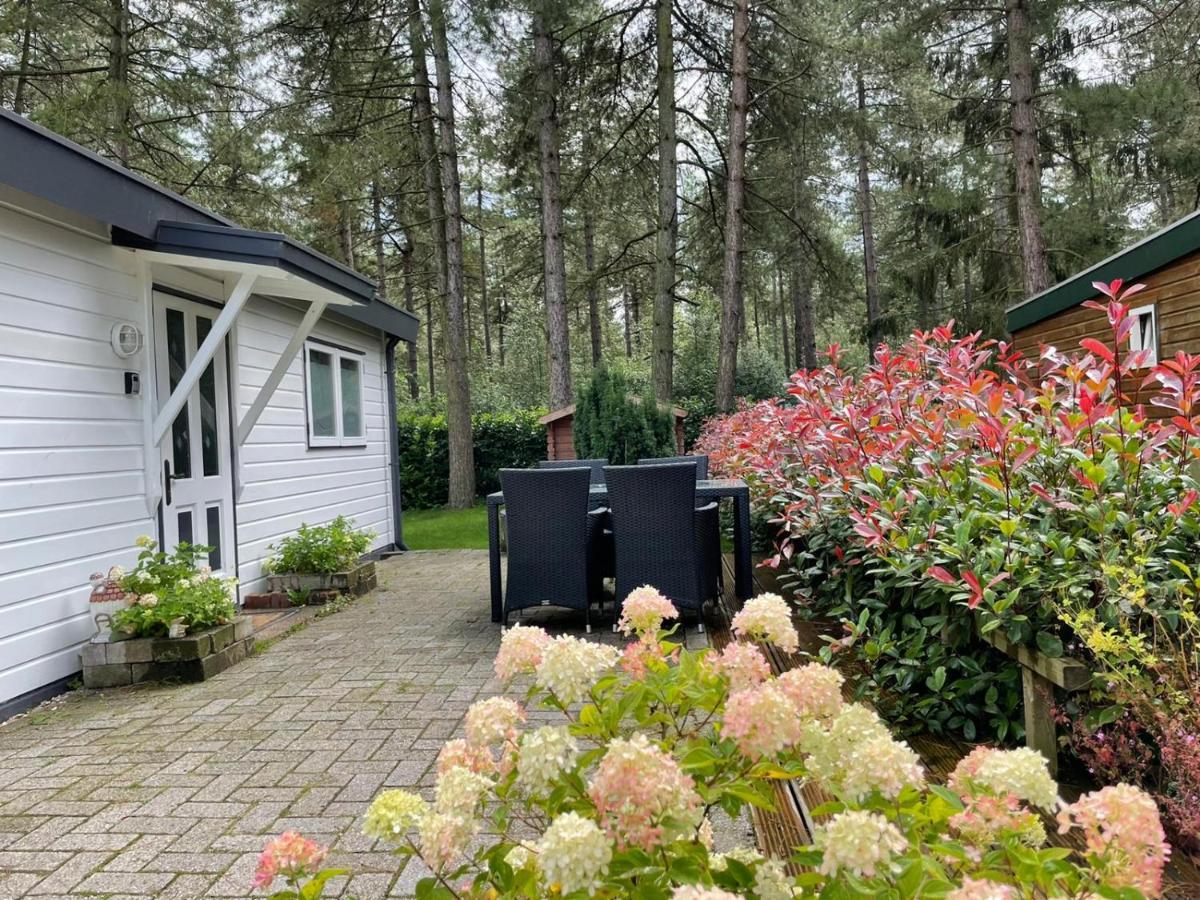 Luxe Vakantiehuis In Het Bos Overbroek Exterior photo