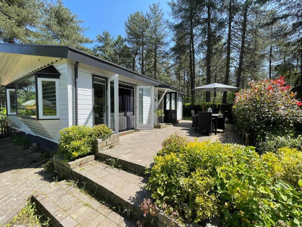 Luxe Vakantiehuis In Het Bos Overbroek Exterior photo